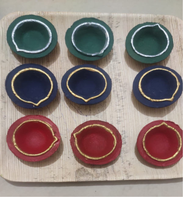 Small floating diya size 2.25" inch 9 pcs in one tray - Image 2